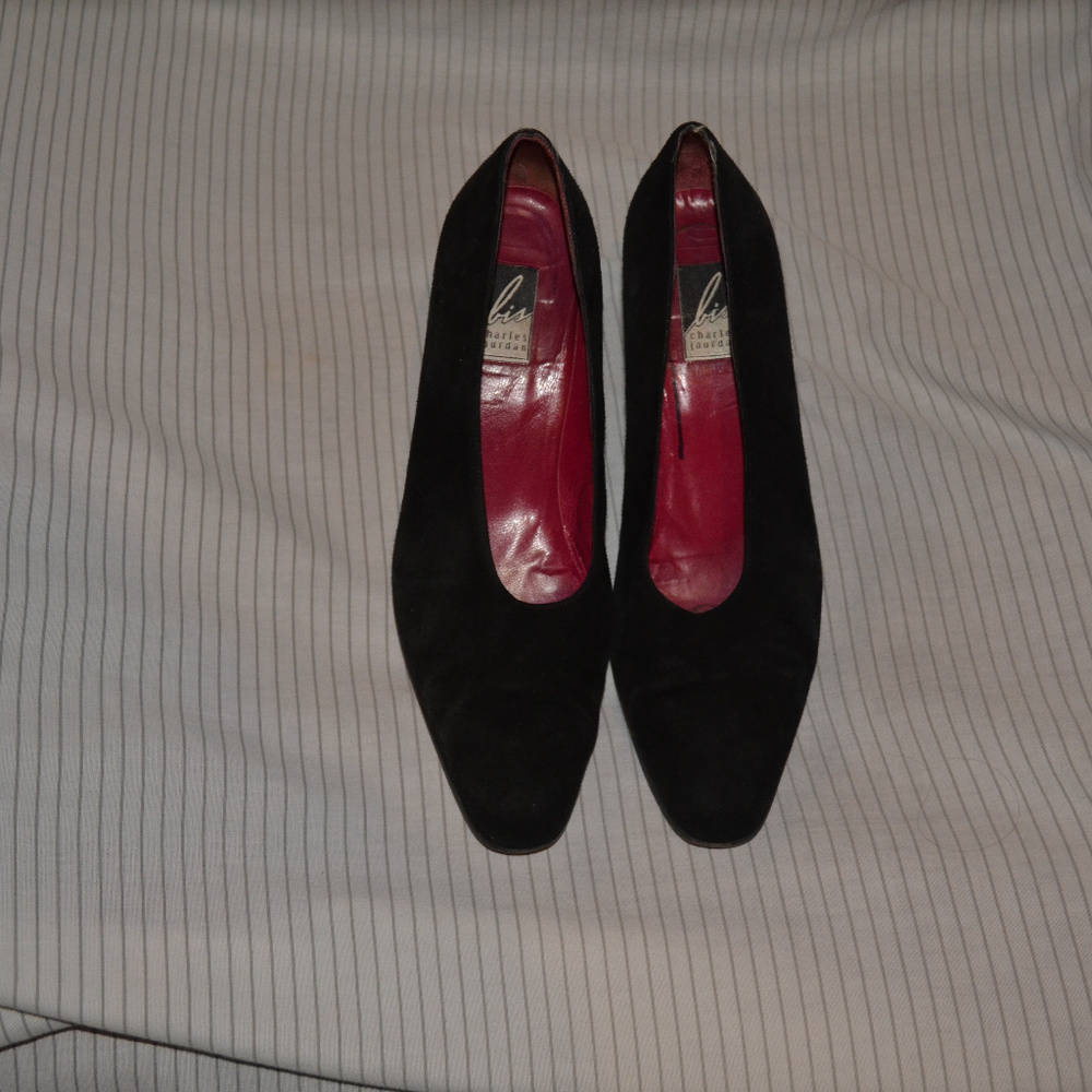 Black suede heels